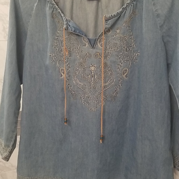 Womens Boho embroidered faded denim top, Small - Picture 3 of 8